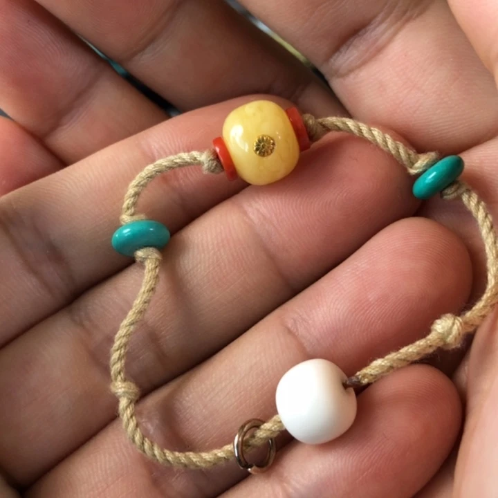 蜜蜡未镶嵌珠宝奇石