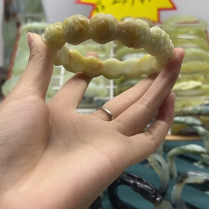 @***⋯蛇纹石玉未镶嵌手镯