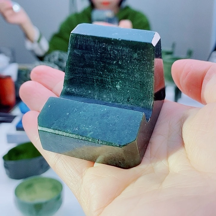 和田玉（青玉）未镶嵌把件