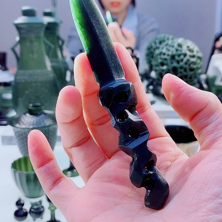和田玉（青玉）未镶嵌把件微瑕