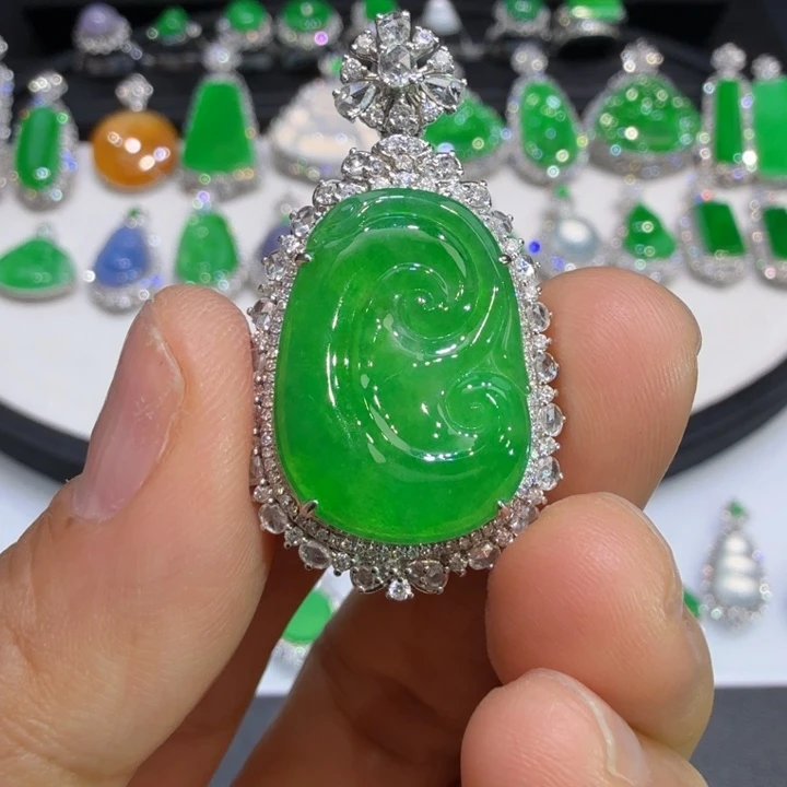 翡翠18K金镶嵌颈饰收到货48小时鉴赏期