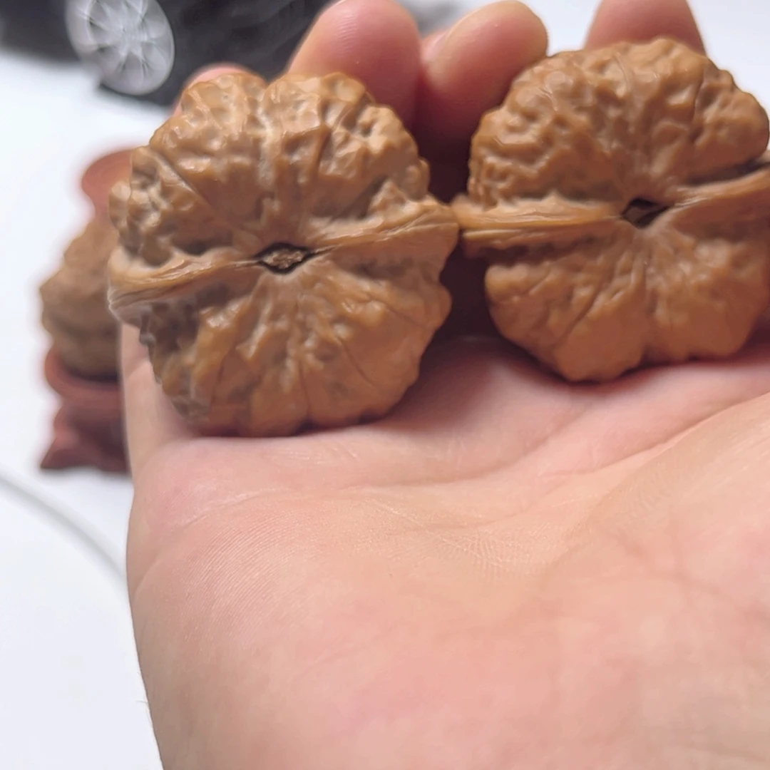 柳***风把件文玩核桃蛤蟆头