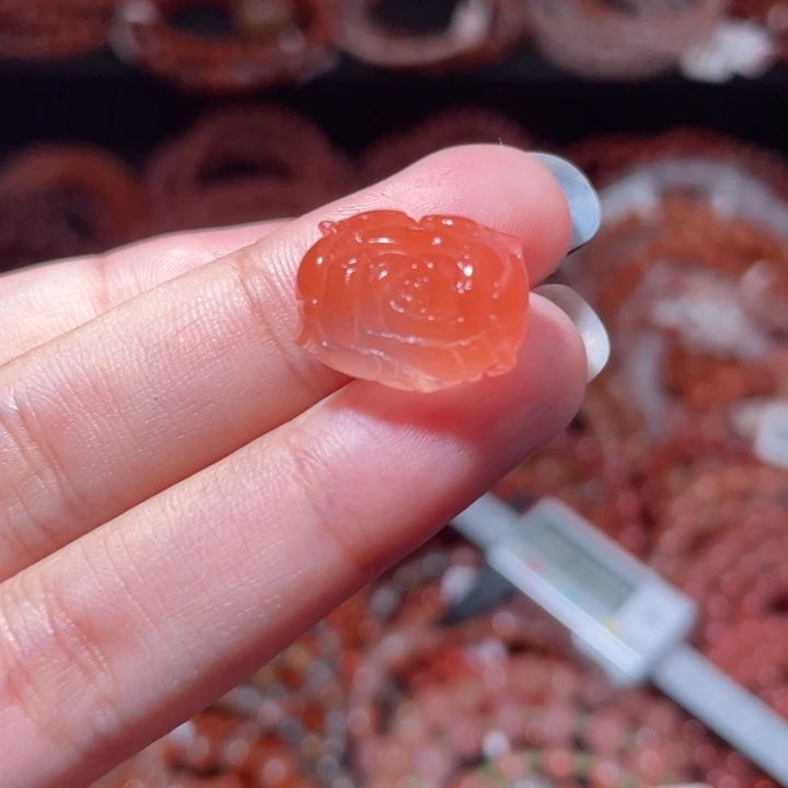 南红玛瑙未镶嵌牡丹花1851打孔备注