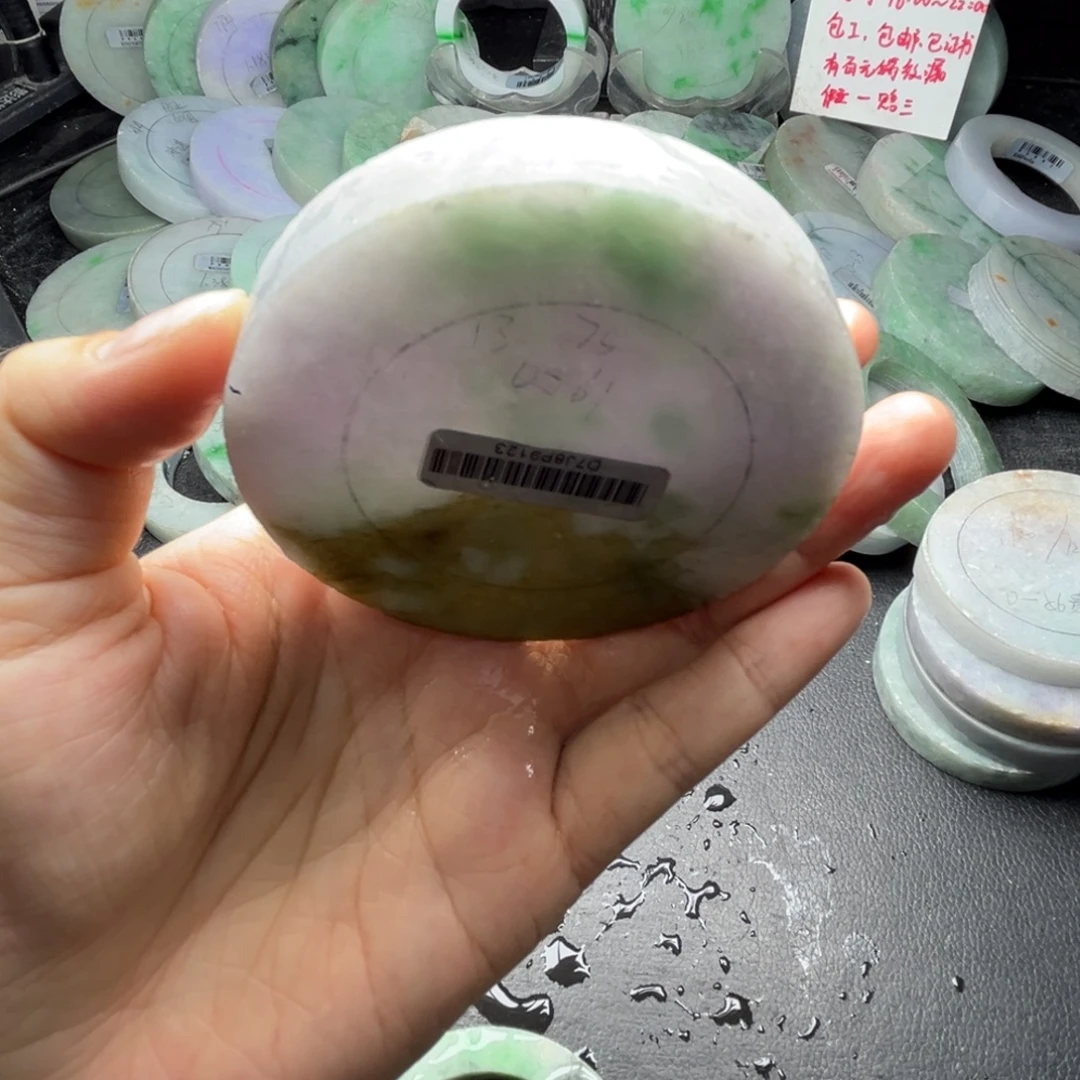 定制翡翠未镶嵌翡翠手镯