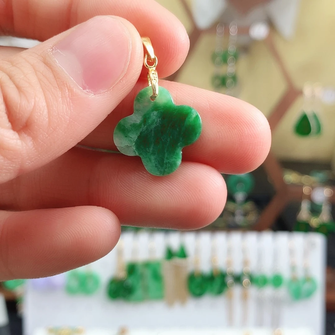 翡翠颈饰未镶嵌吊坠