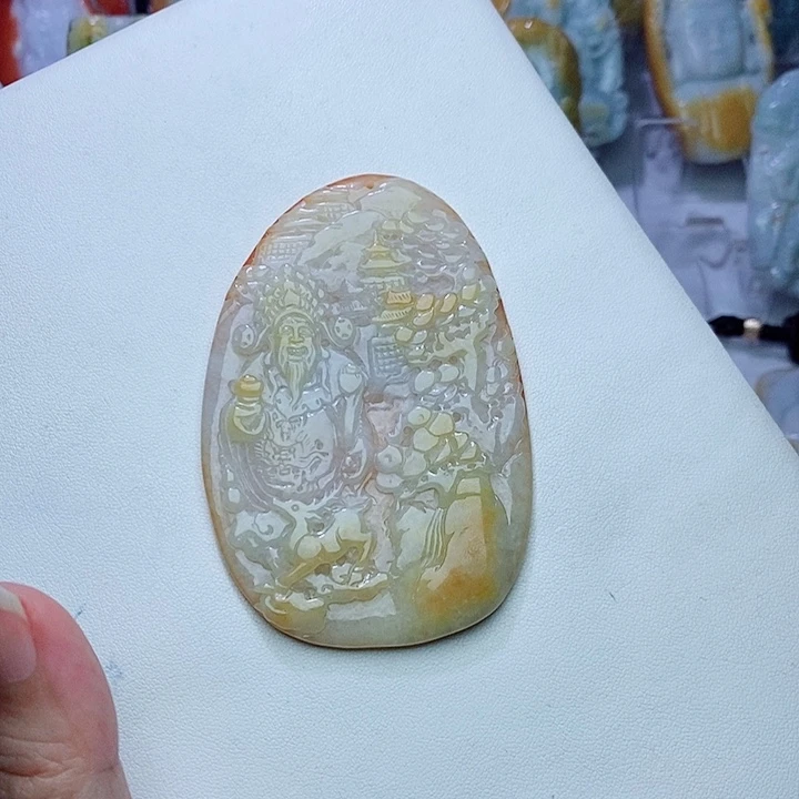 翡翠未镶嵌颈饰财爷