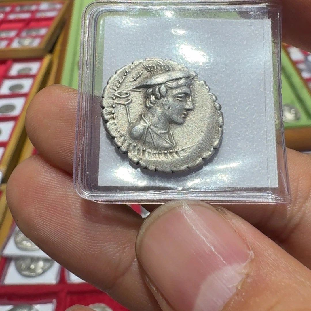 李***-金赫耳墨斯弟那里银币