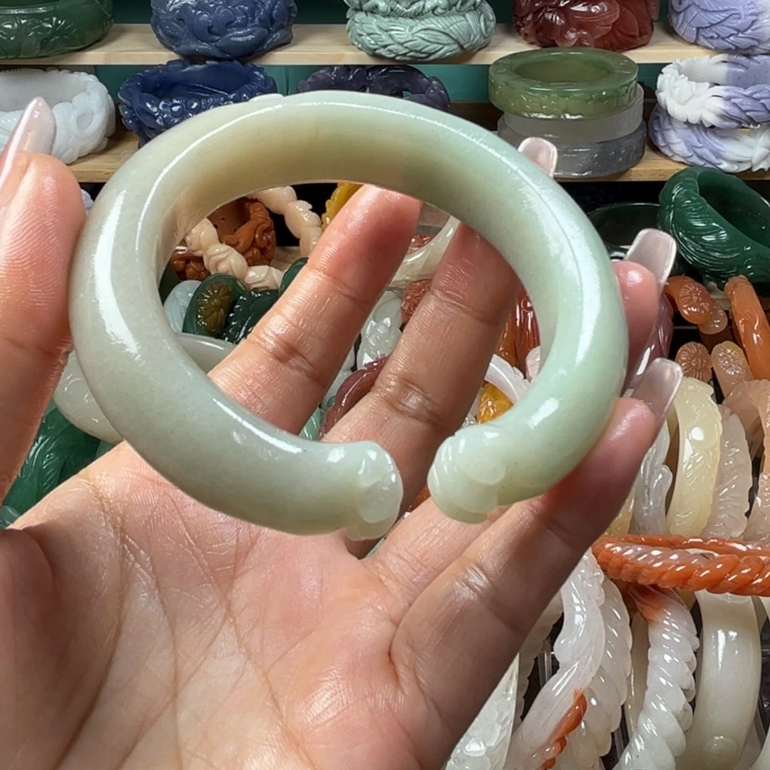 石英质玉未镶嵌纯手工雕刻手镯