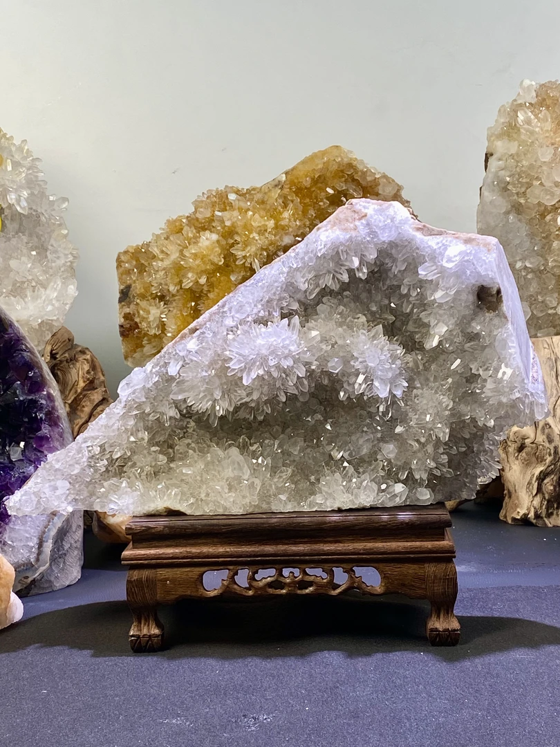 白水晶簇摆件 矿标 白皮透体中式玄关黄色书房摆件桌面
