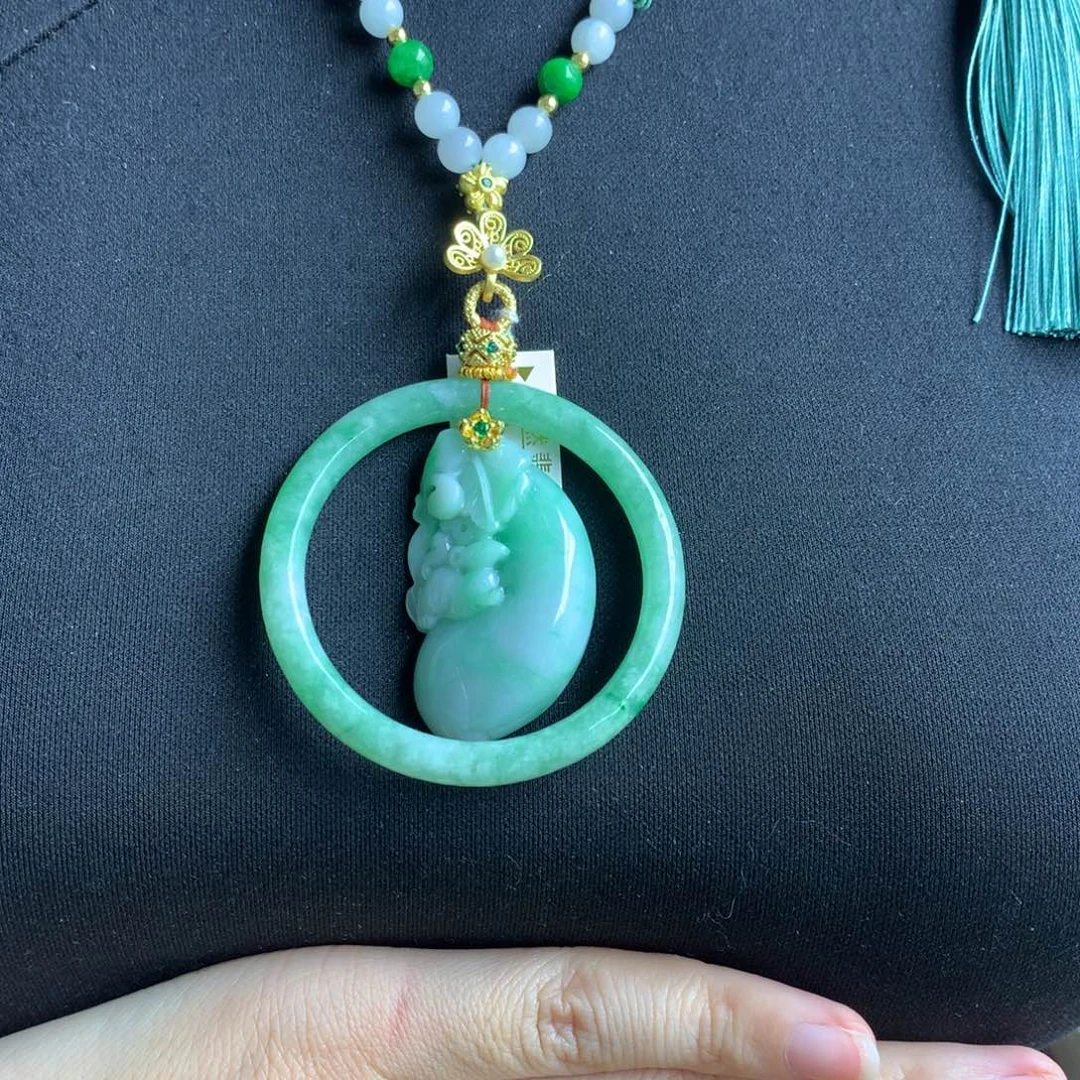 翡翠颈饰未镶嵌翡翠