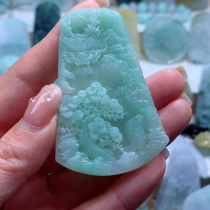 定制翡翠未镶嵌山水龙