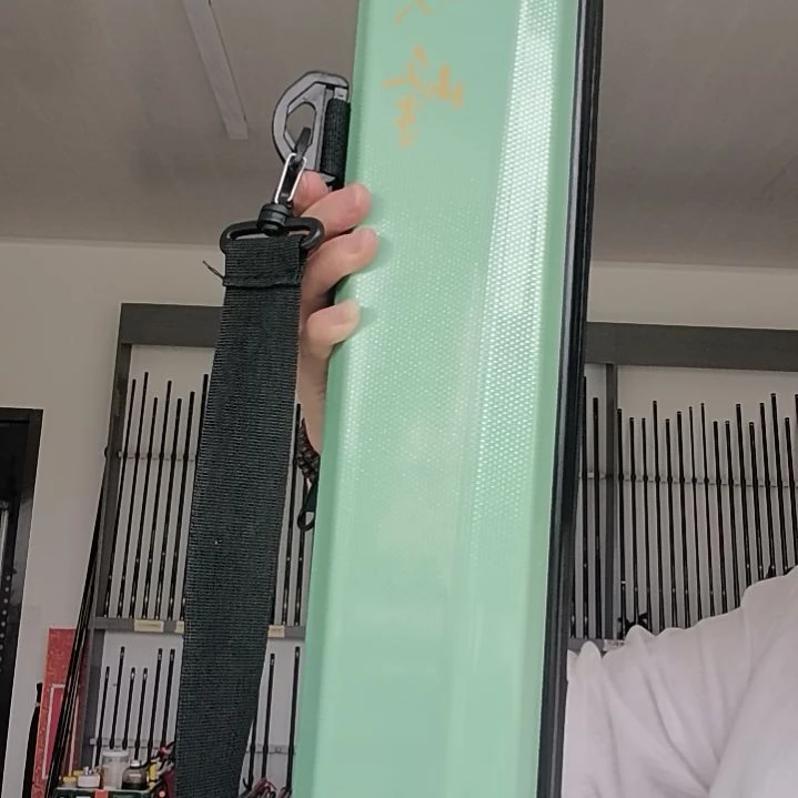 硬壳绿色竿包高126cm