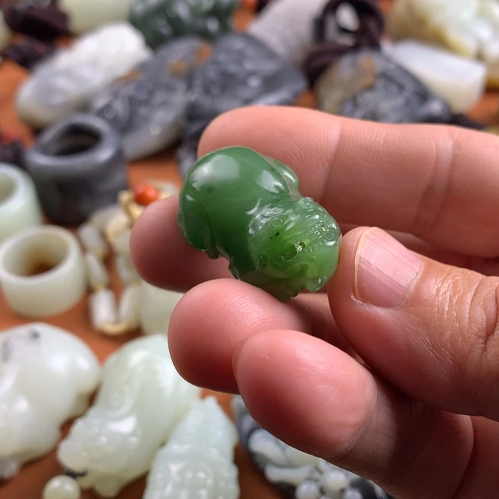 未镶嵌和田玉挂件