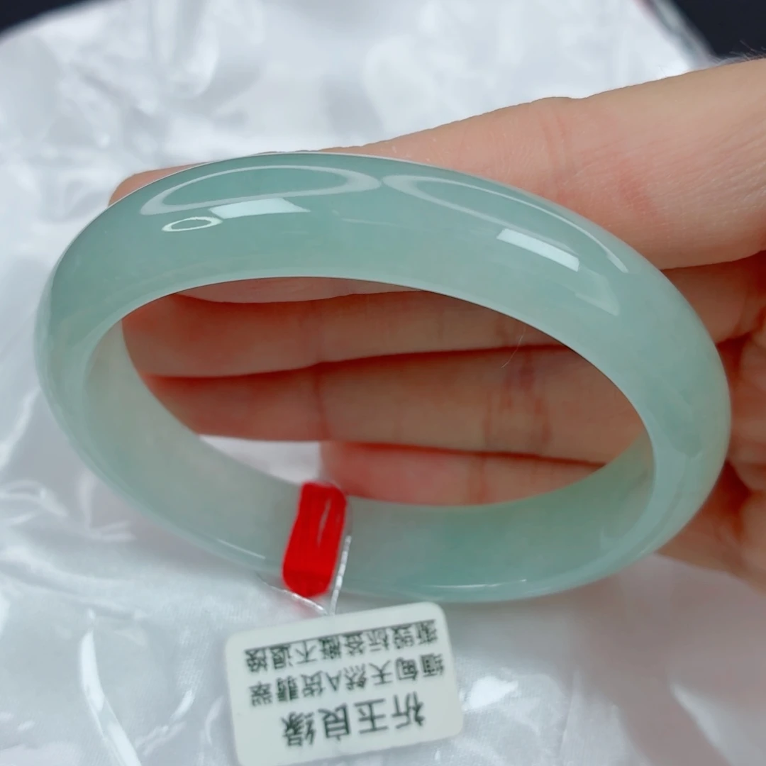 翡翠未镶嵌手镯55.4贵妃，糯冰清透，浅绿均匀，性价比高，05