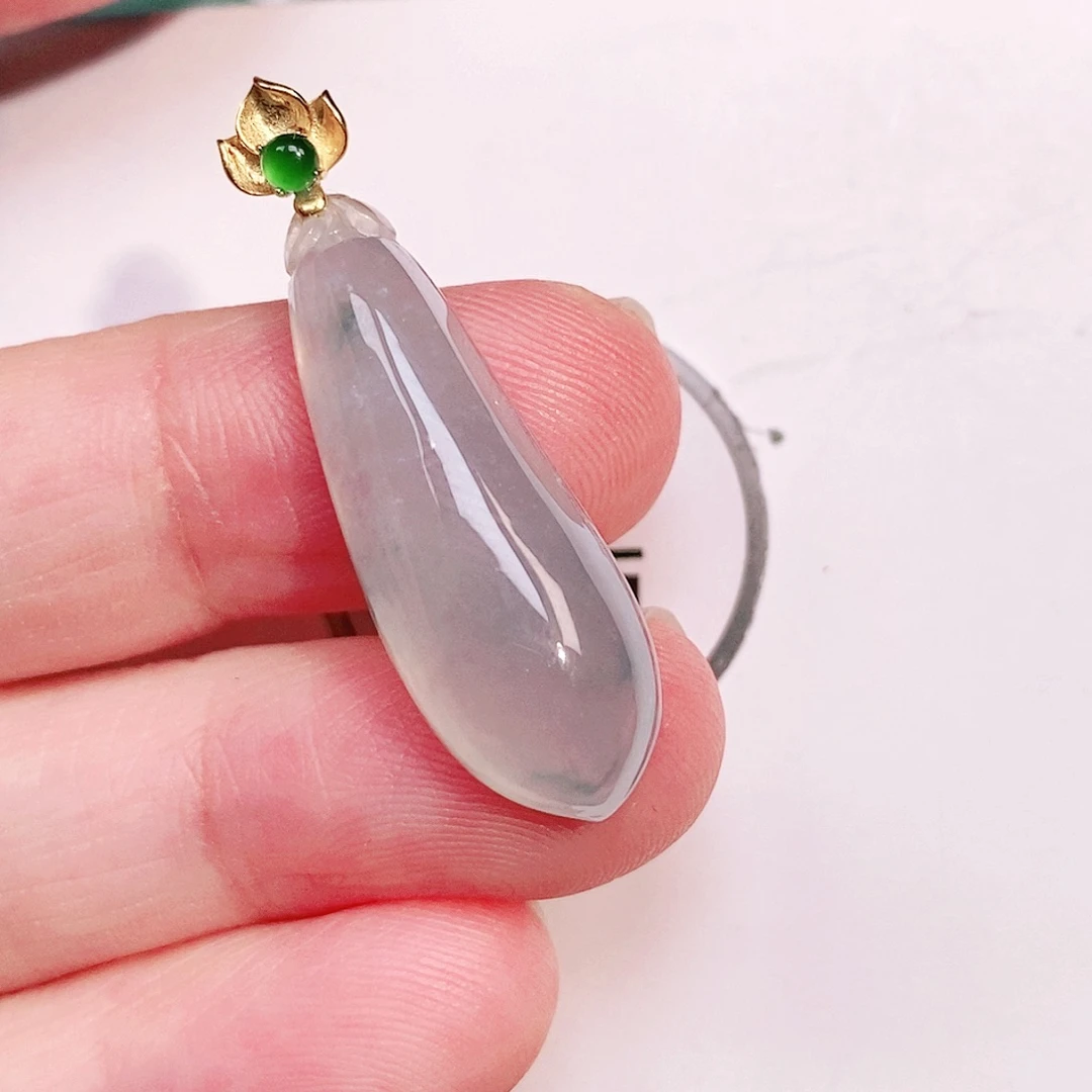 颈饰18K金镶嵌翡翠