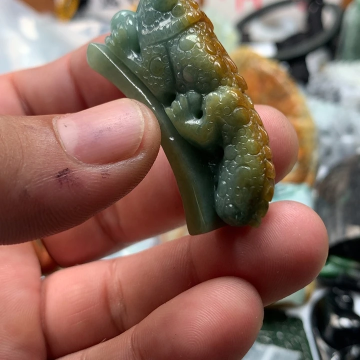 翡翠未镶嵌颈饰保真天然a货翡翠