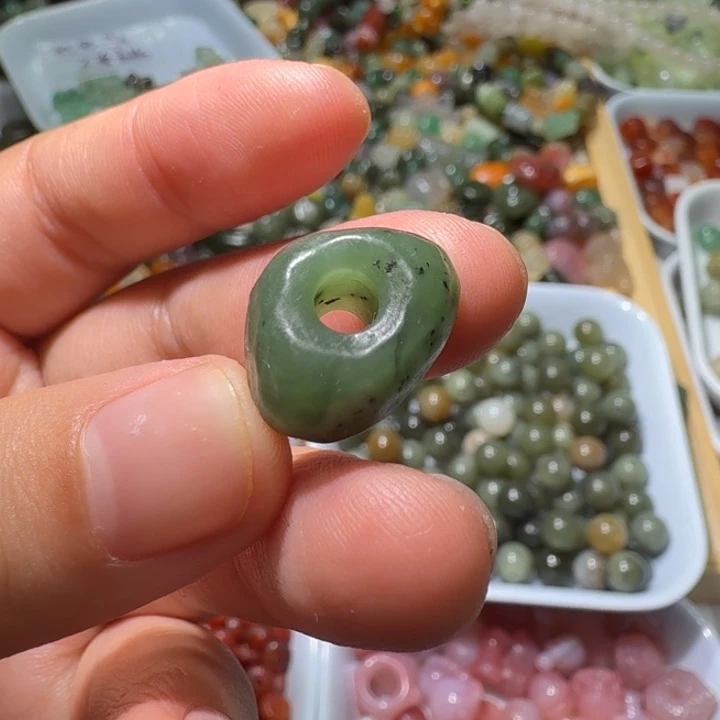 和田玉未镶嵌珠宝半成品