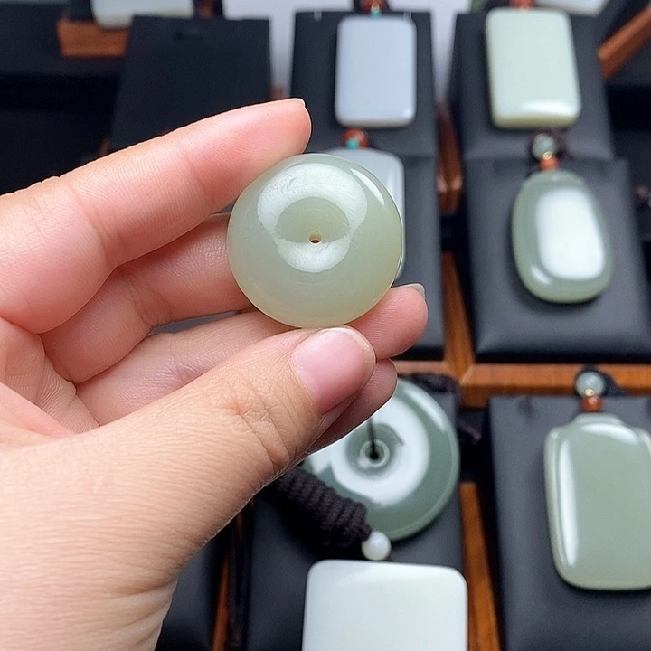 和田玉颈饰未镶嵌o