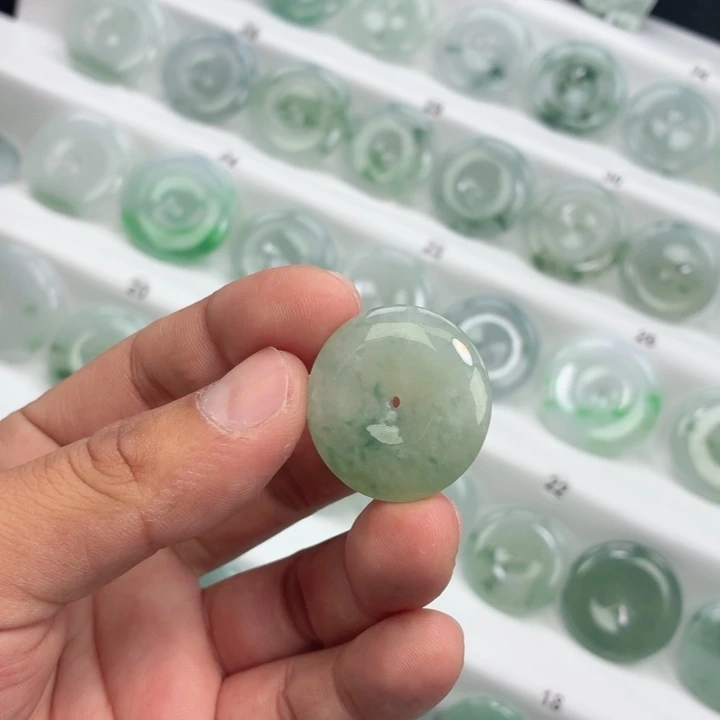 翡翠未镶嵌颈饰缅甸天然A货翡翠29.5-6.5