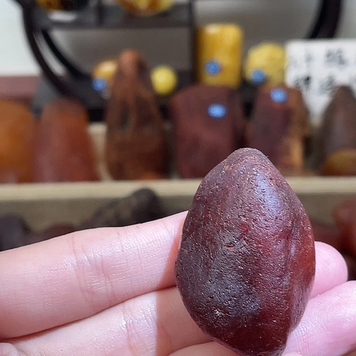 琥珀未镶嵌珠宝奇石吊坠