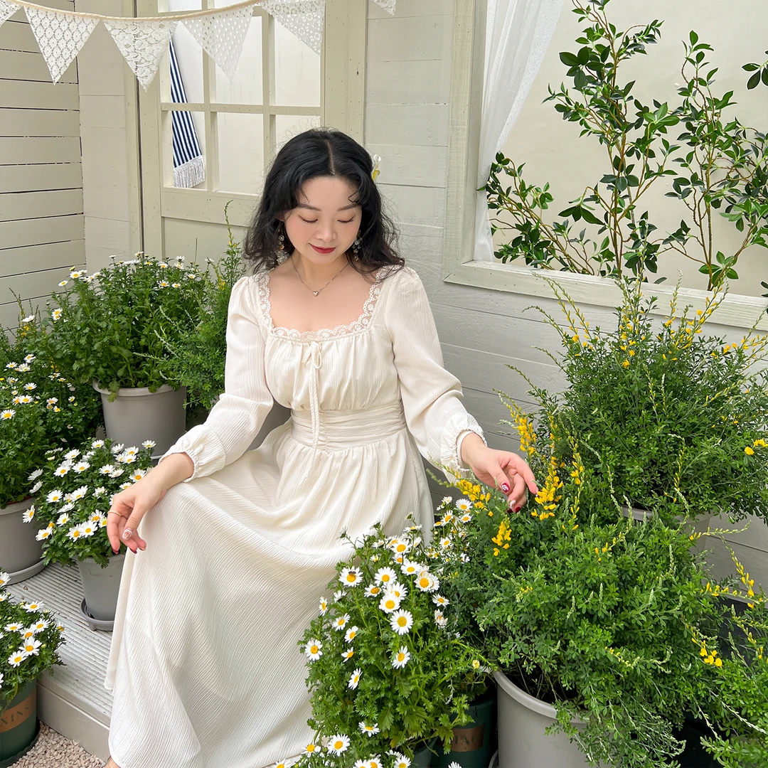 【春季新品】大码百分百显瘦百搭收腰肌理雪纺方领花边连衣裙女0138