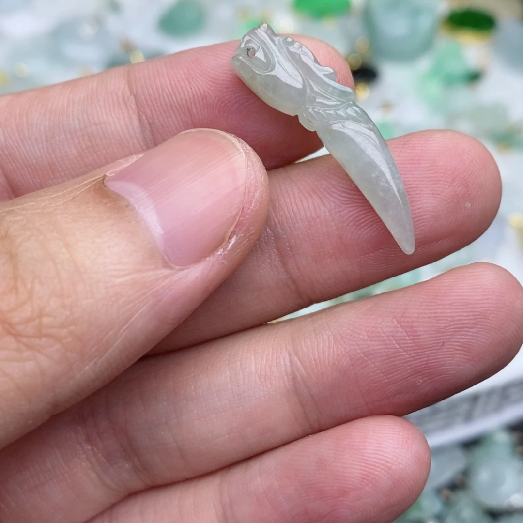 翡翠未镶嵌吊坠(不含链)小龙牙