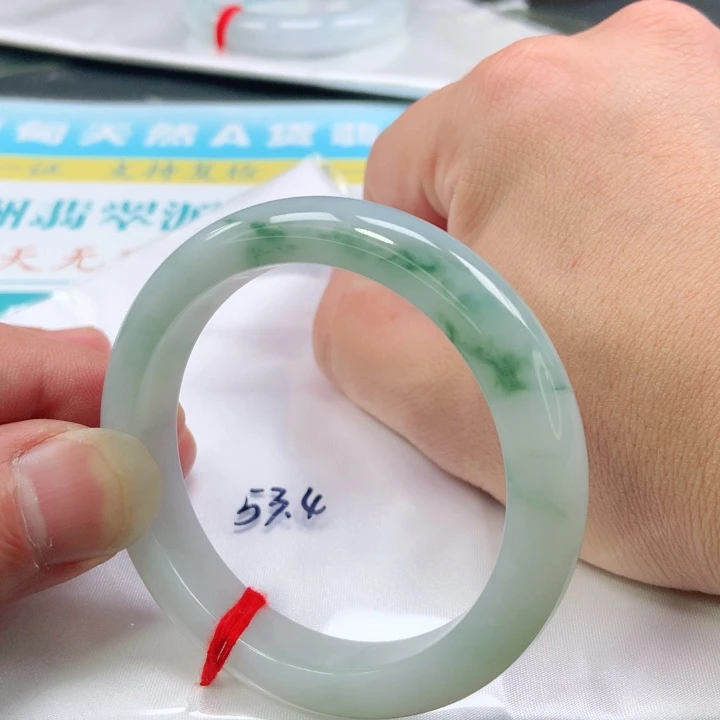 翡翠手镯未镶嵌0688号