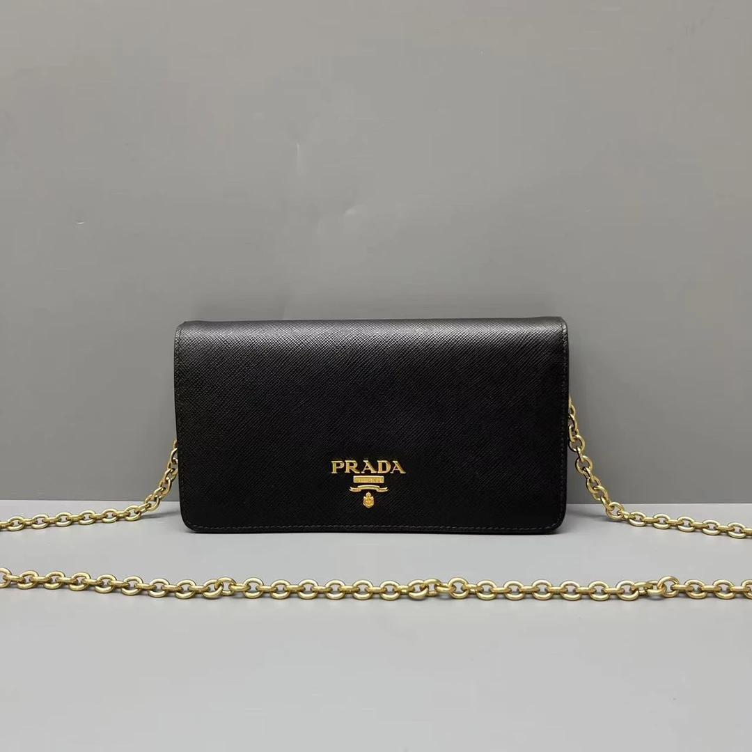95新 Prada/普拉达 黑金十字纹woc链条包 尺寸18*10 SV14517
