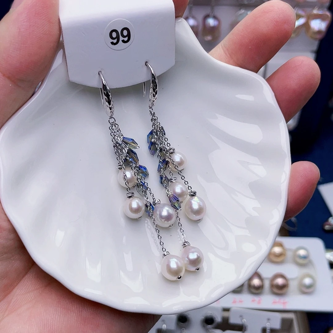 白****未镶嵌淡水珍珠耳饰