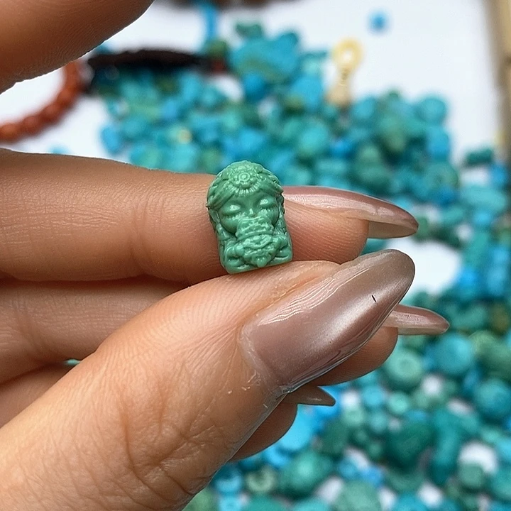 绿松石未镶嵌珠宝奇石