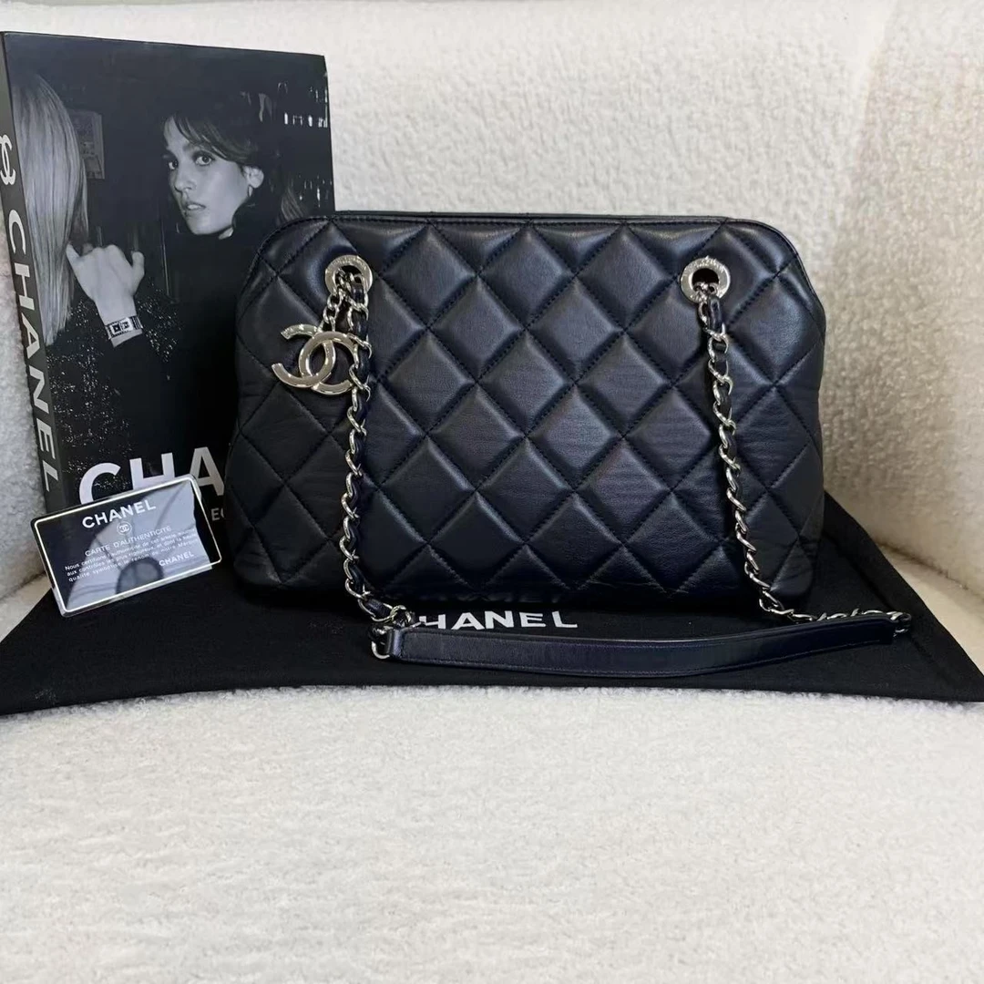 99新 Chanel/香奈儿 壹臻/ 军蓝羊保龄球tote包 19开14736796