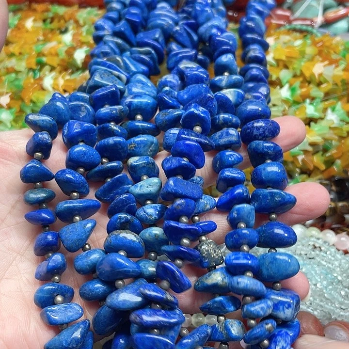 玛瑙/玉髓珠宝半成品未镶嵌一条青金石随行。扣头氧化了