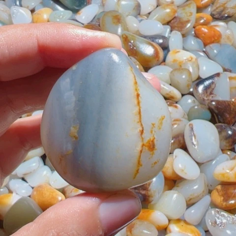 和田玉未镶嵌珠宝奇石38.6克