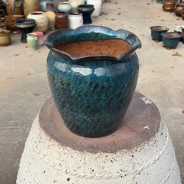 高度25厘米口径23厘米瑕疵