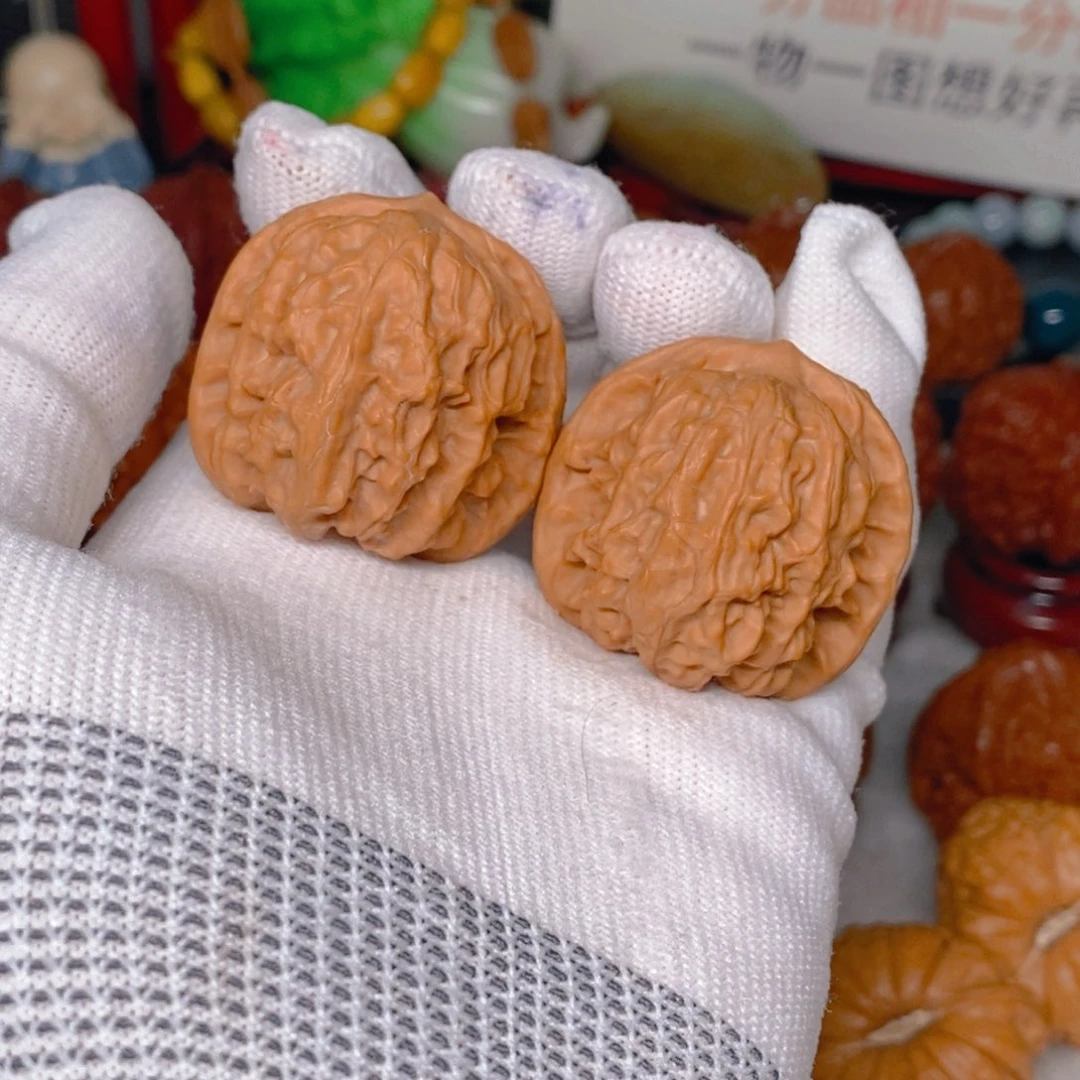文玩核桃吊坠野狼