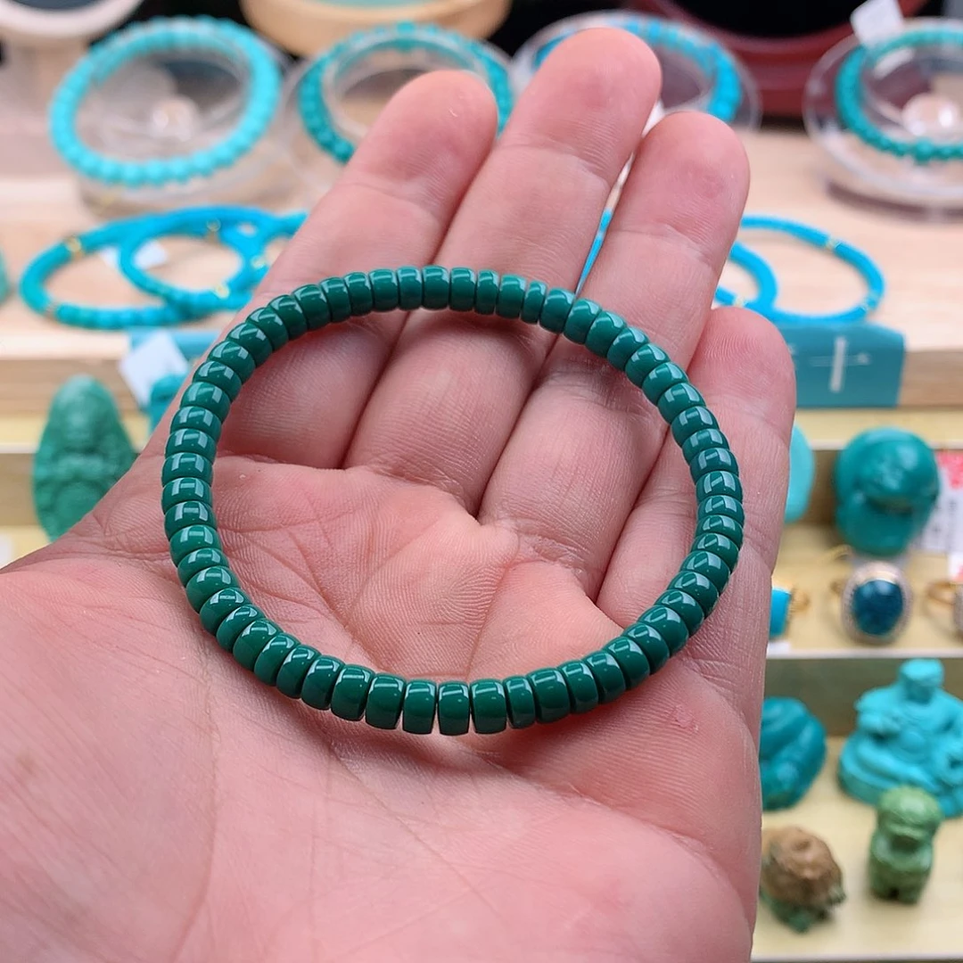 绿松石颈饰未镶嵌