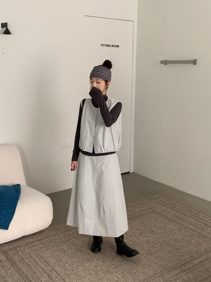 秋冬新款韩系高级洋气无袖马甲宽松显瘦打底衫休闲半身裙三件套