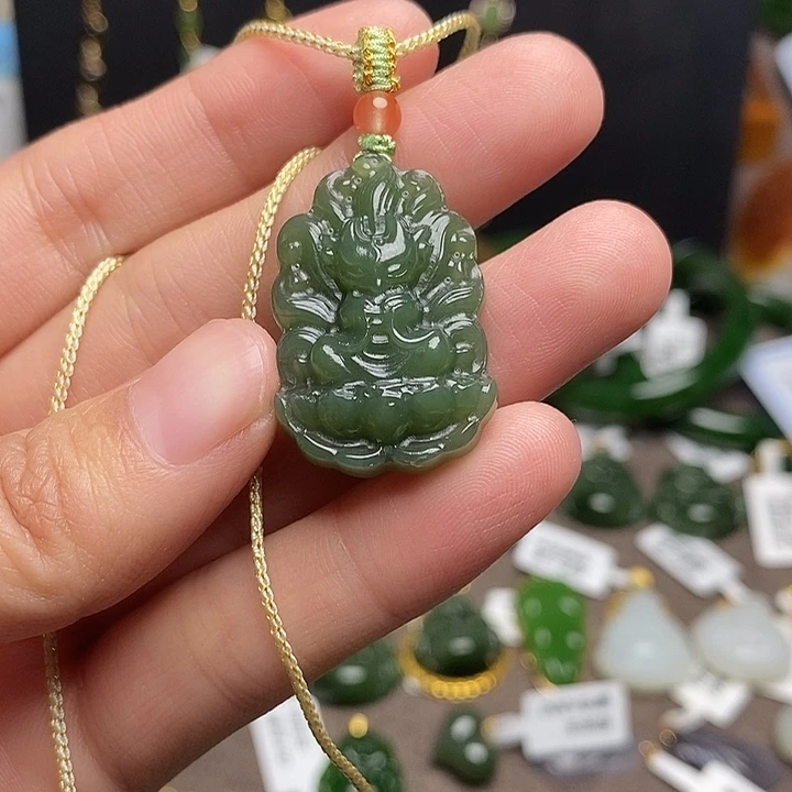 和田玉未镶嵌颈饰