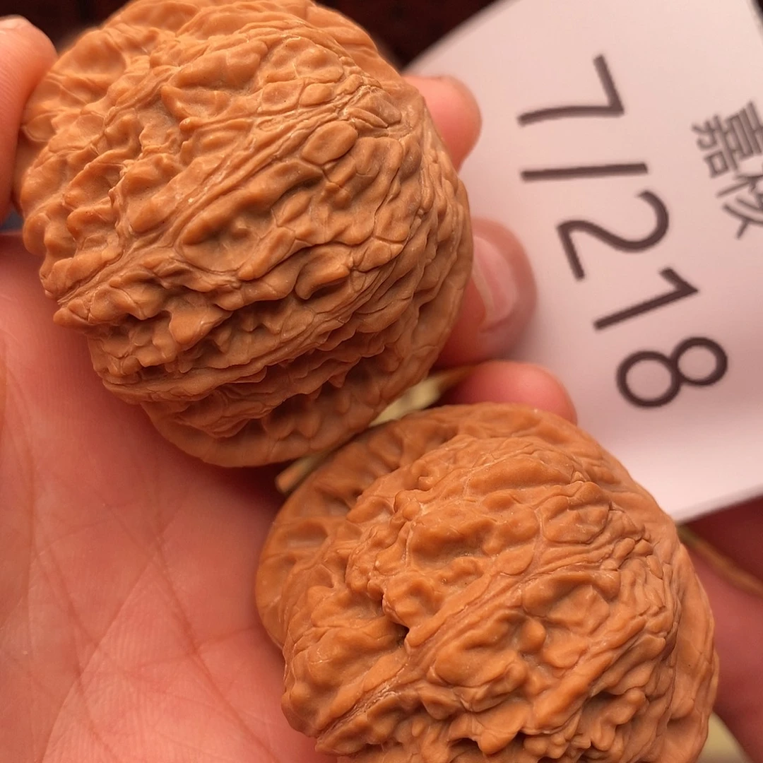 把件文玩核桃42绣球