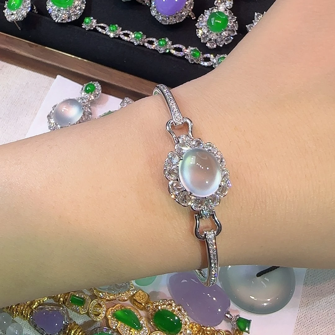 翡翠18K金镶嵌戒指