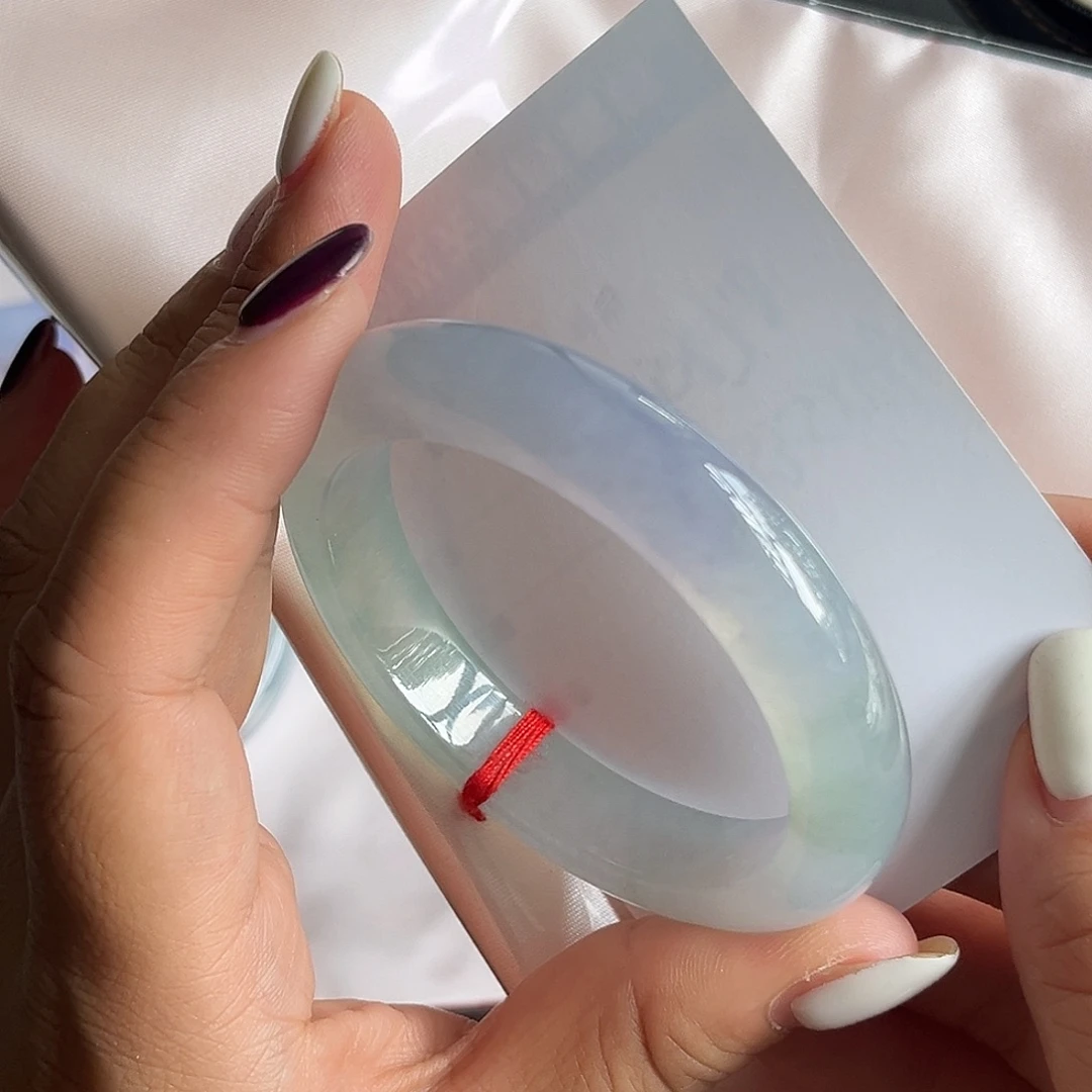 翡翠未镶嵌手镯55。