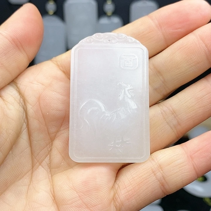 石英质玉吊坠(不含链)未镶嵌年****！