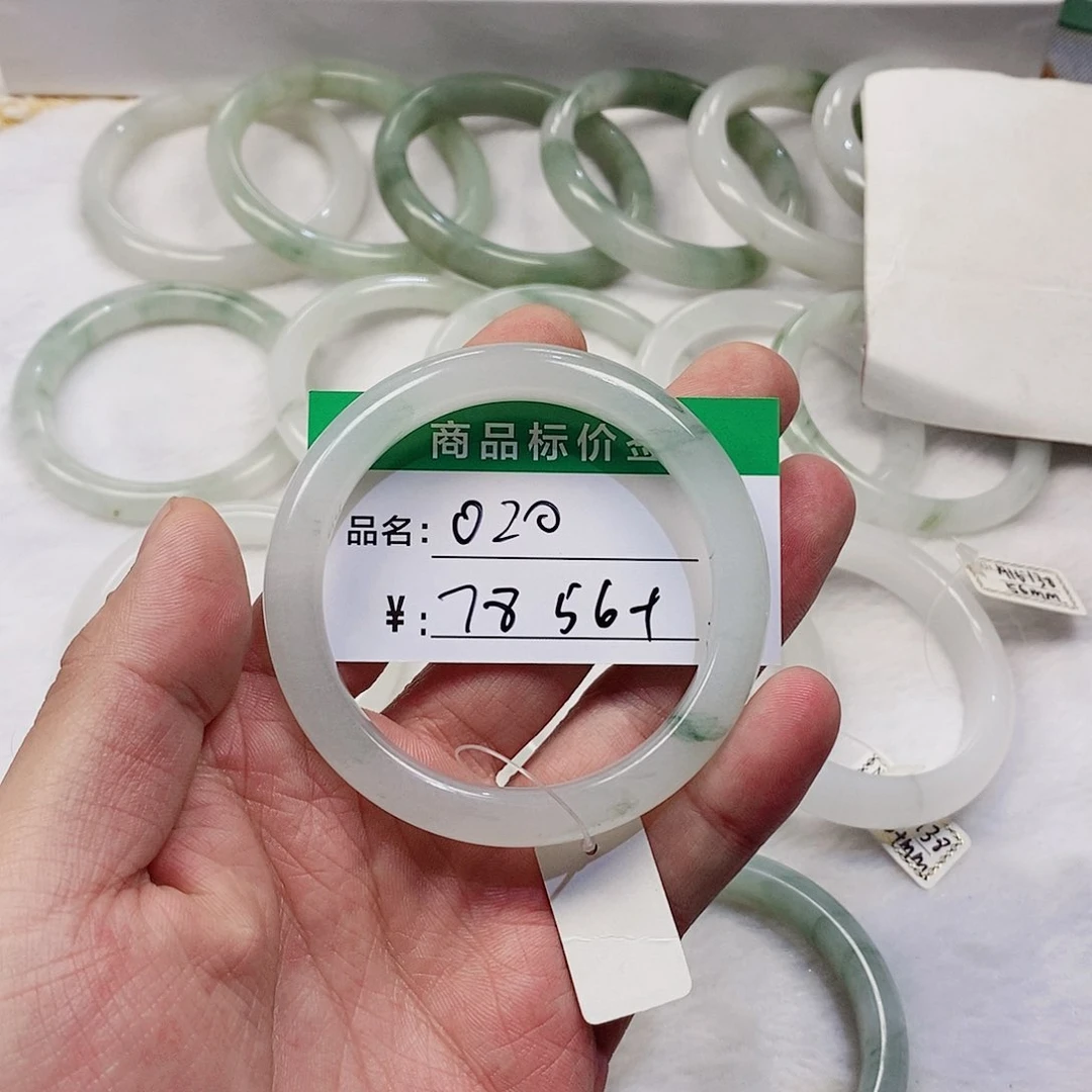 石英质玉未镶嵌手镯