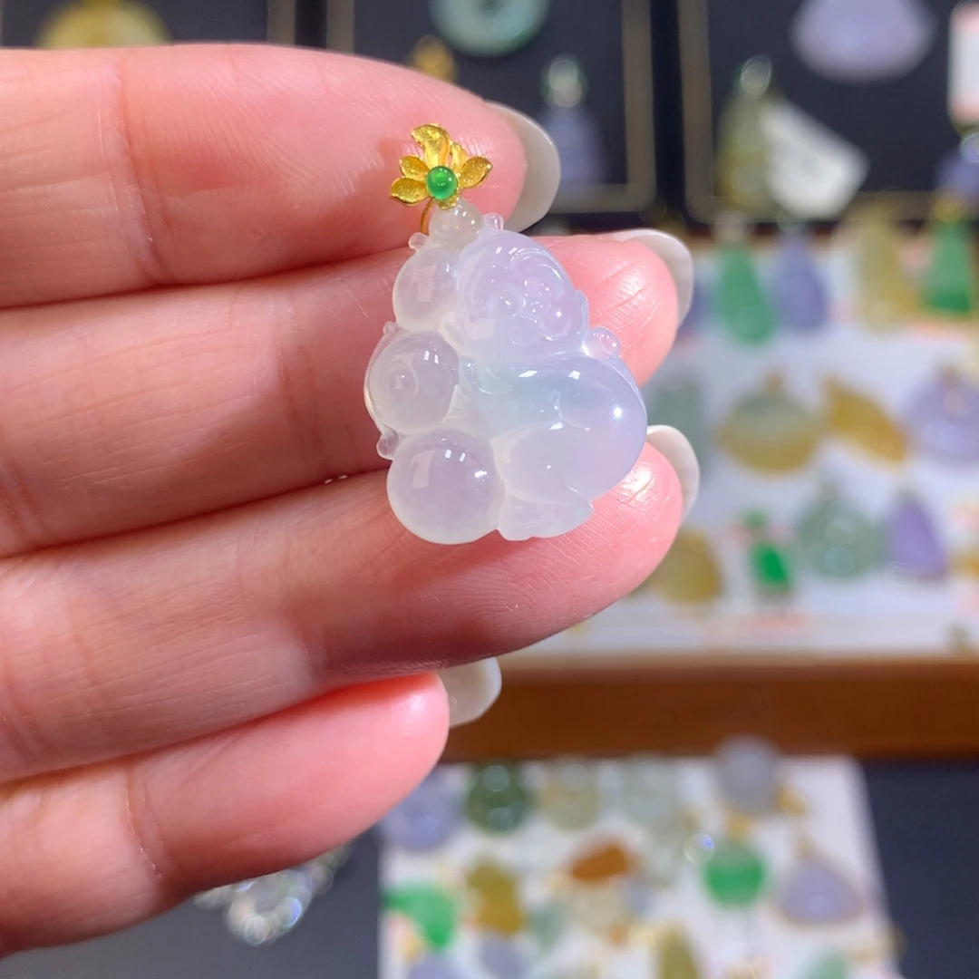 翡翠18K金镶嵌颈饰