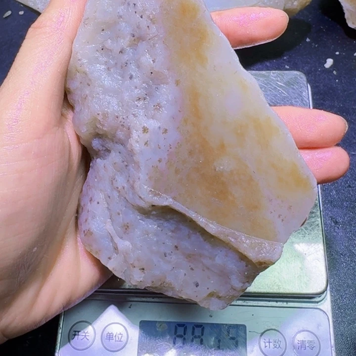 未镶嵌和田玉（糖玉）珠宝半成品