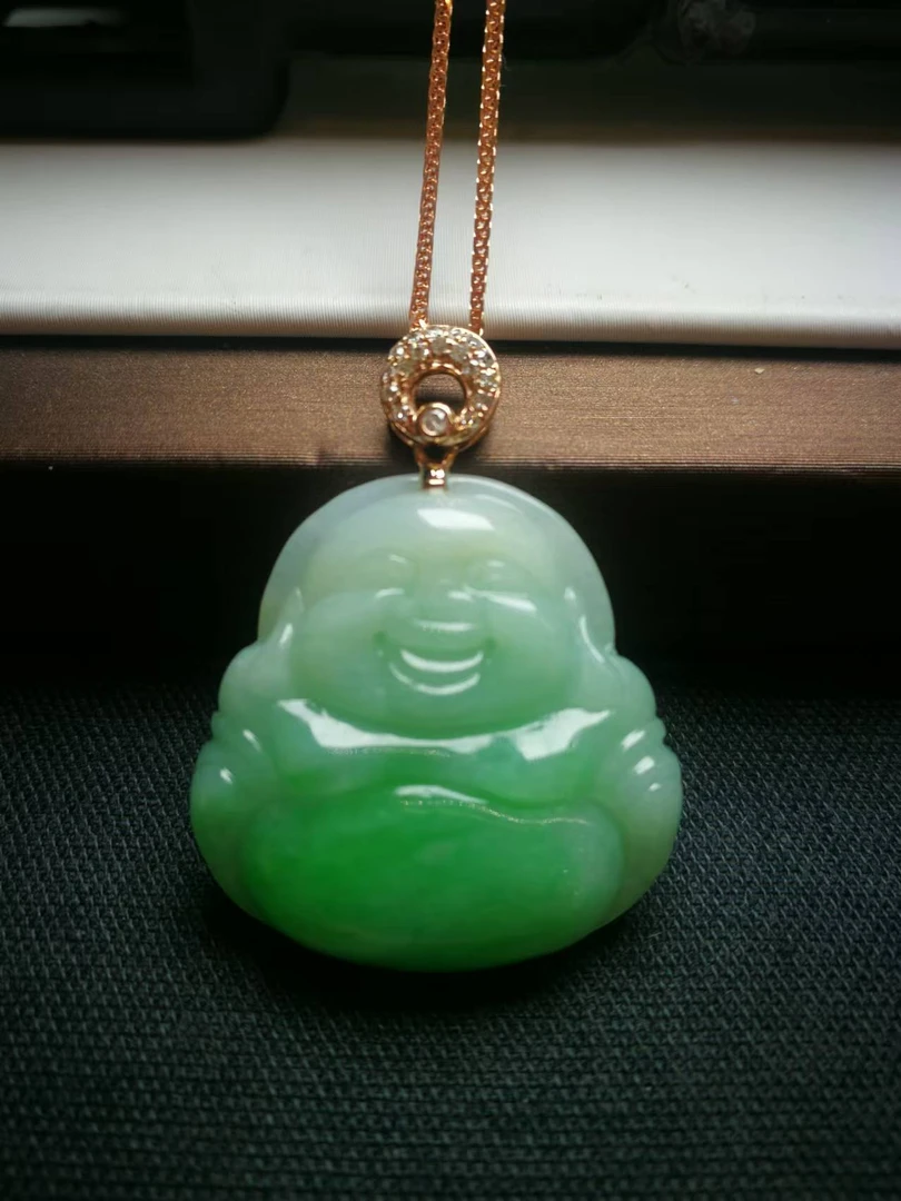 天然翡翠A货，彩金扣头佛公吊坠