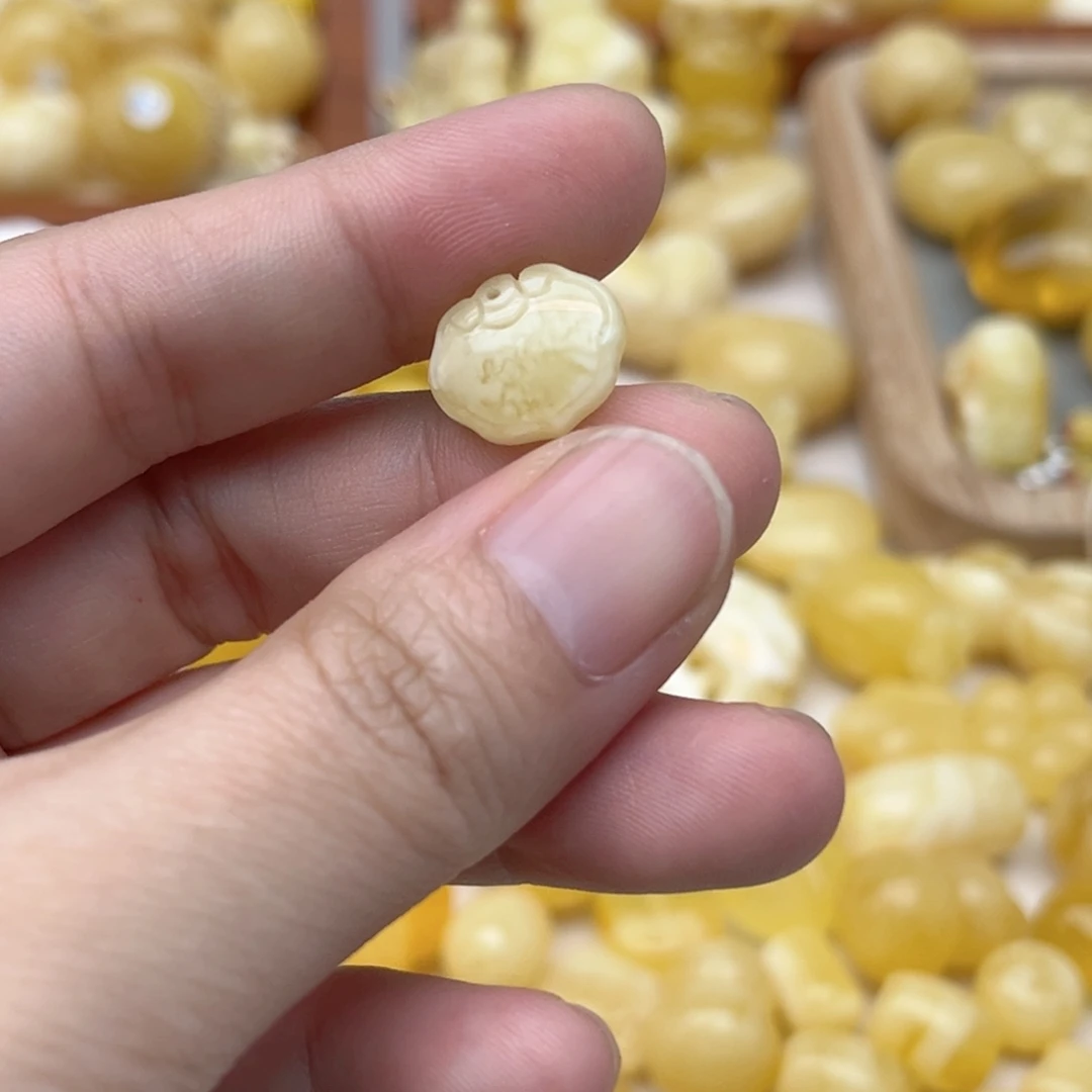 蜜蜡未镶嵌裸石天然