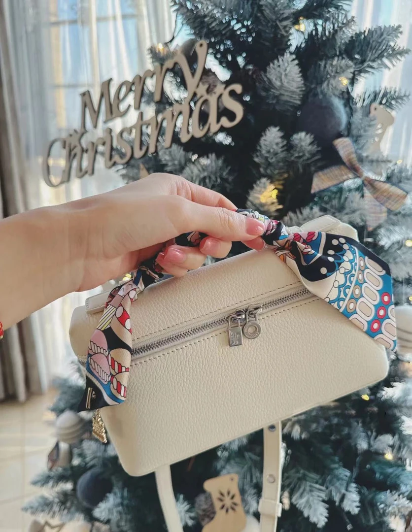 95新  lp奶油白饭盒 19cm 13290838