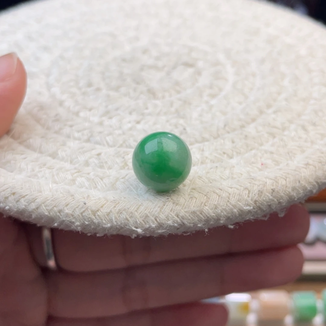 散珠翡翠特色飘绿圆珠卡11.7mm