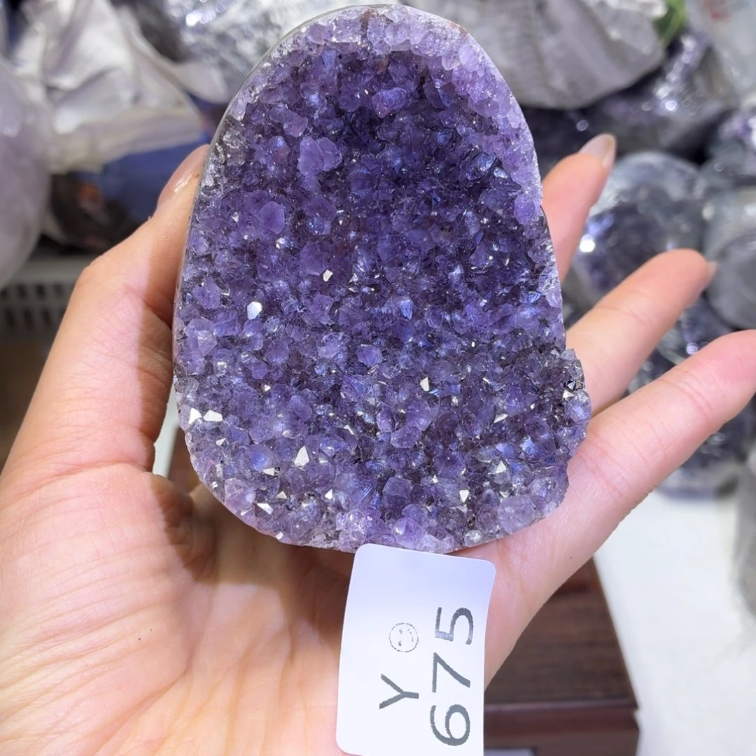 水晶摆件未镶嵌紫水晶